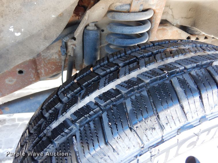 image for item DF8310 1996 Ford E350  ambulance