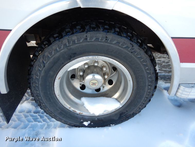 image for item DF8310 1996 Ford E350  ambulance