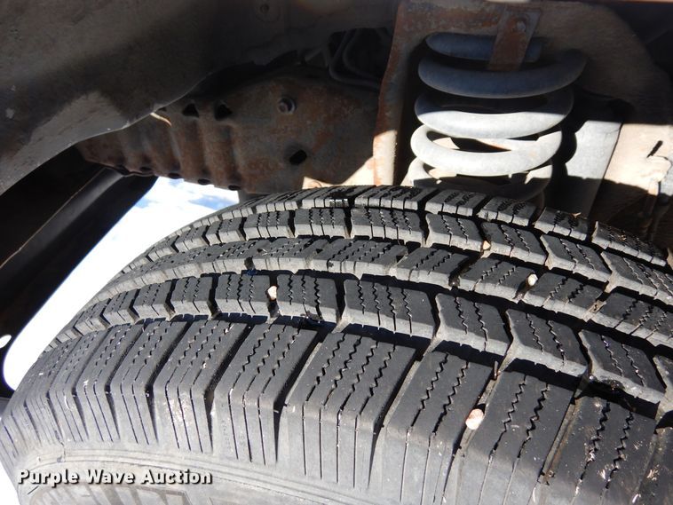 image for item DF8310 1996 Ford E350  ambulance