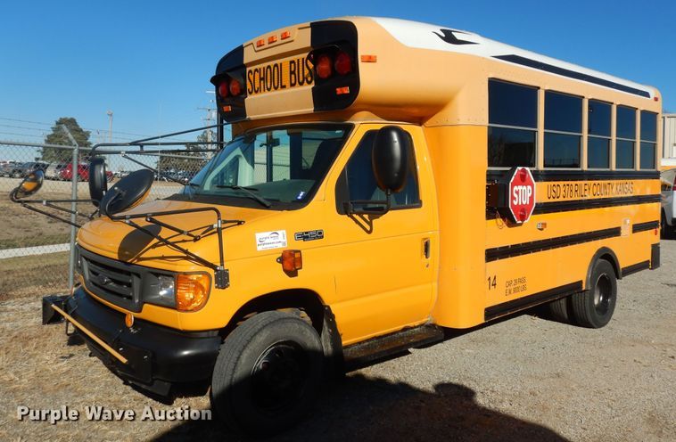 image for item DI6871 2005 Ford E450 Super Duty  school bus