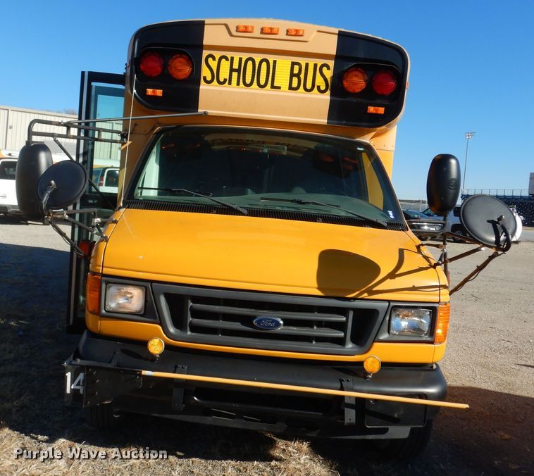 image for item DI6871 2005 Ford E450 Super Duty  school bus