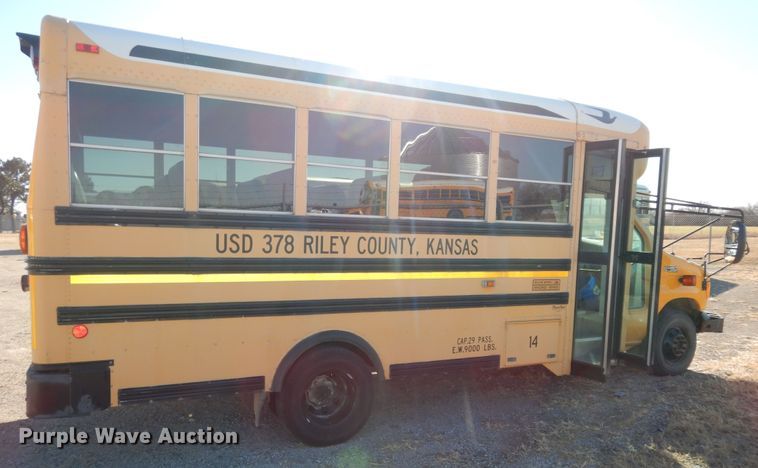 image for item DI6871 2005 Ford E450 Super Duty  school bus