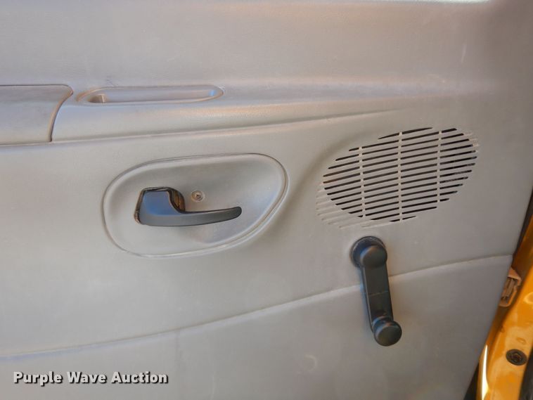 image for item DI6871 2005 Ford E450 Super Duty  school bus