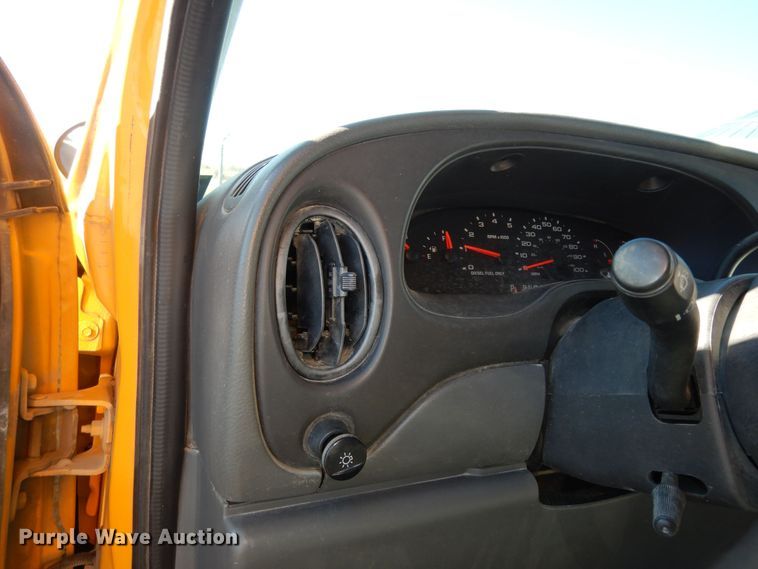 image for item DI6871 2005 Ford E450 Super Duty  school bus