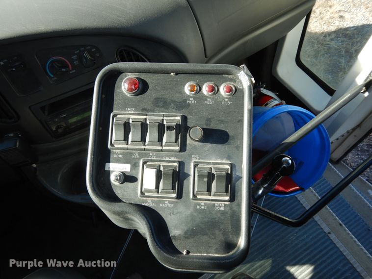 image for item DI6871 2005 Ford E450 Super Duty  school bus