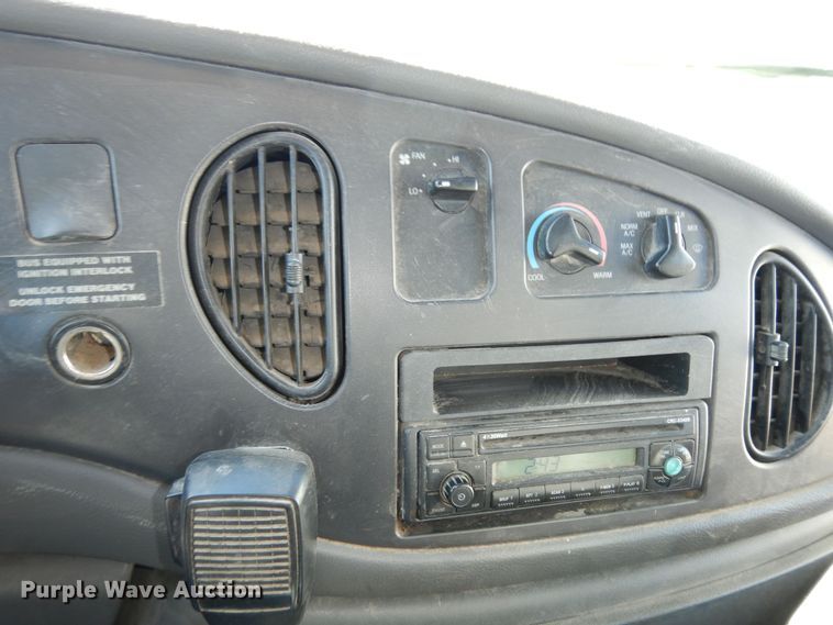 image for item DI6871 2005 Ford E450 Super Duty  school bus