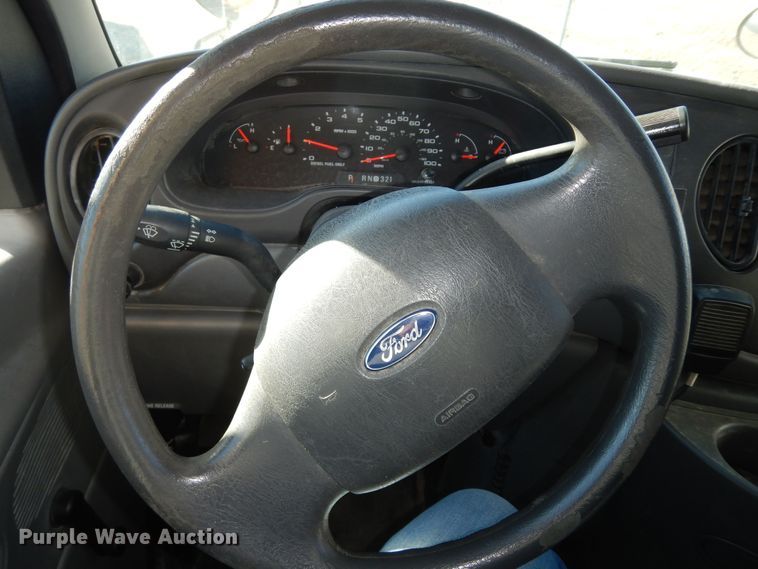 image for item DI6871 2005 Ford E450 Super Duty  school bus