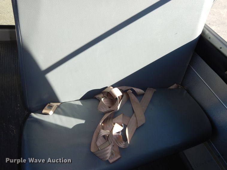 image for item DI6871 2005 Ford E450 Super Duty  school bus