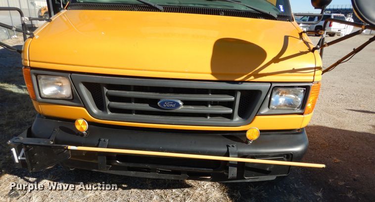 image for item DI6871 2005 Ford E450 Super Duty  school bus