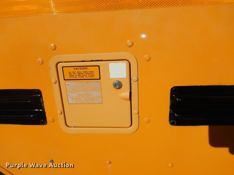 image for item DI6871 2005 Ford E450 Super Duty  school bus