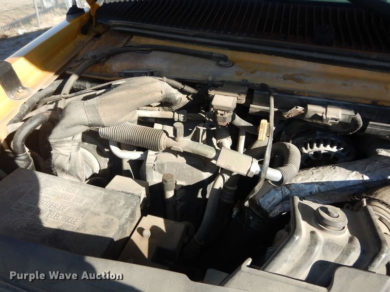 image for item DI6871 2005 Ford E450 Super Duty  school bus