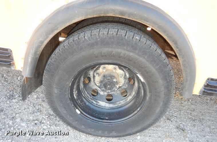 image for item DI6871 2005 Ford E450 Super Duty  school bus