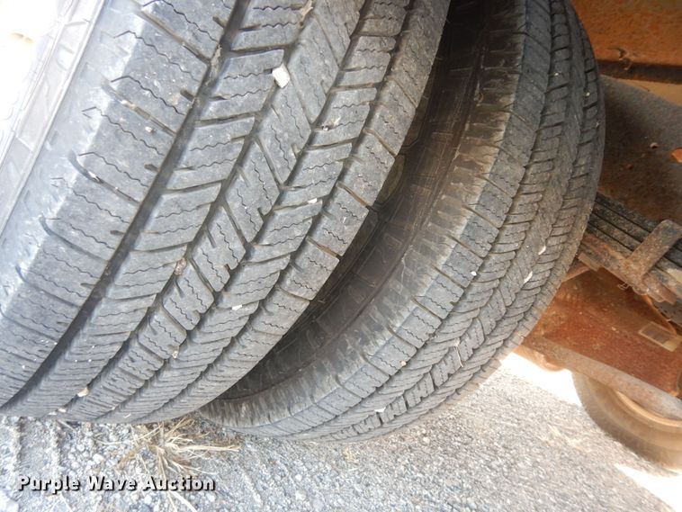 image for item DI6871 2005 Ford E450 Super Duty  school bus