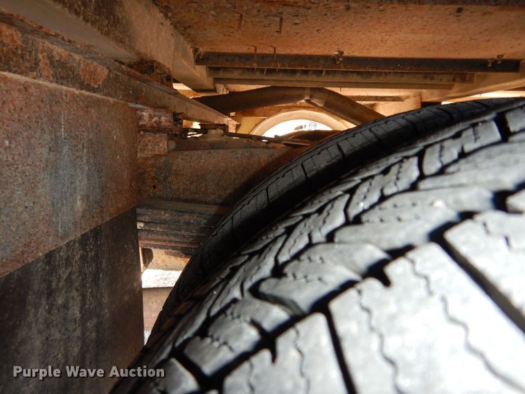 image for item DI6871 2005 Ford E450 Super Duty  school bus