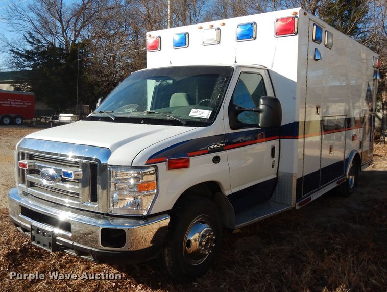 image for item DK7493 2008 Ford E450 Super Duty  ambulance