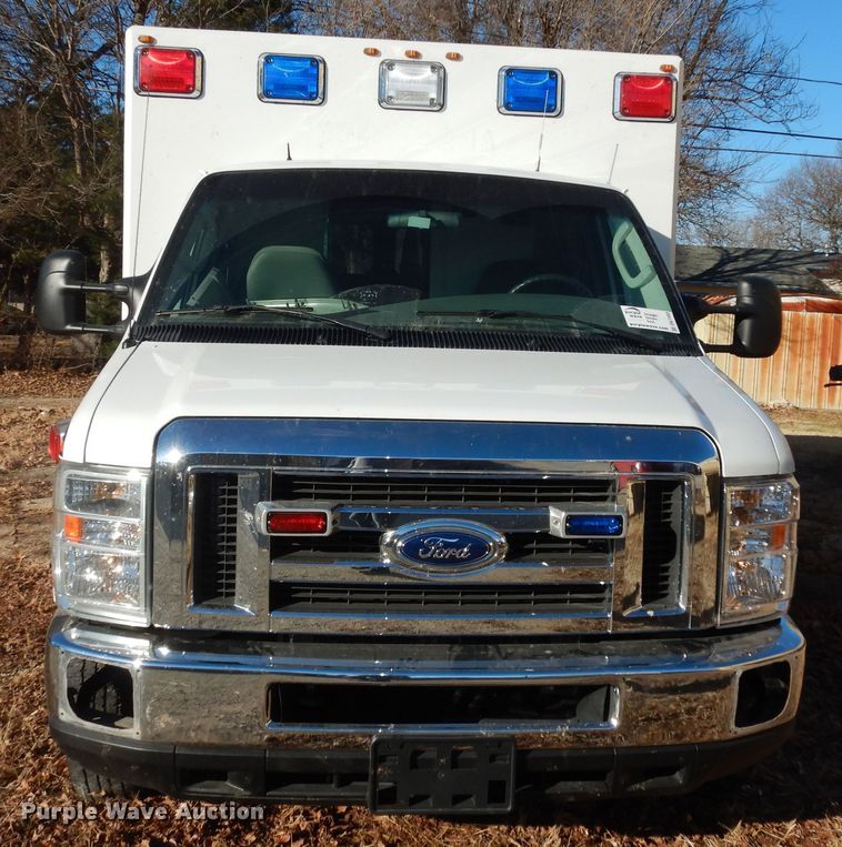 image for item DK7493 2008 Ford E450 Super Duty  ambulance