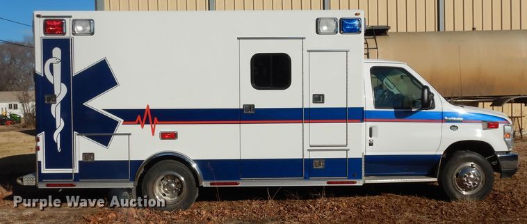 image for item DK7493 2008 Ford E450 Super Duty  ambulance