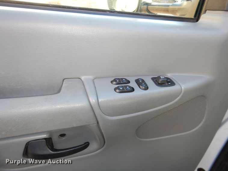 image for item DK7493 2008 Ford E450 Super Duty  ambulance