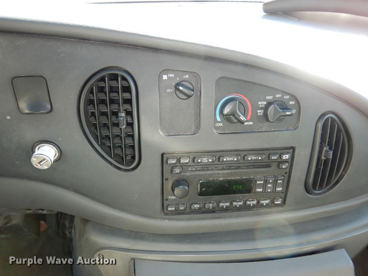 image for item DK7493 2008 Ford E450 Super Duty  ambulance