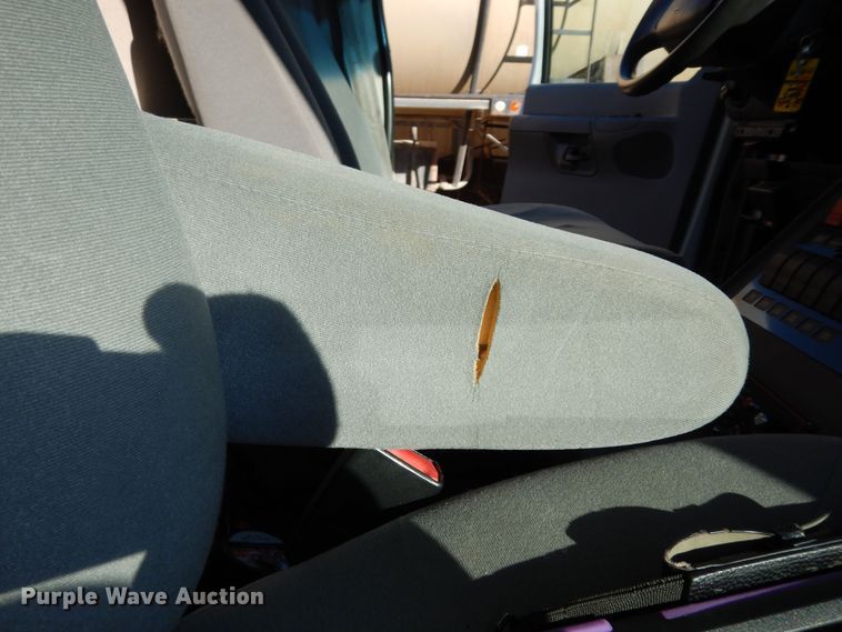 image for item DK7493 2008 Ford E450 Super Duty  ambulance