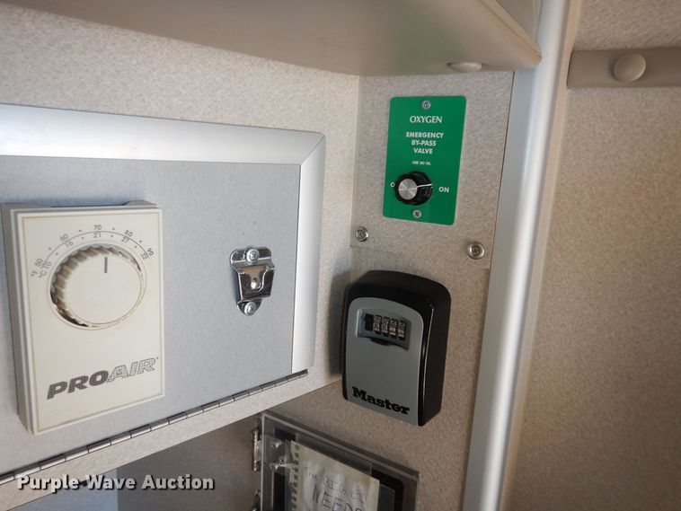 image for item DK7493 2008 Ford E450 Super Duty  ambulance