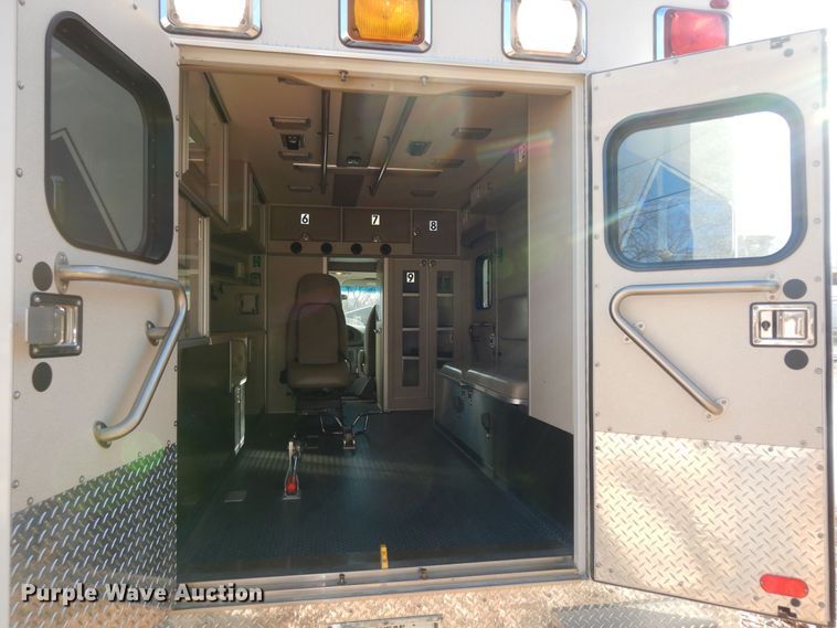 image for item DK7493 2008 Ford E450 Super Duty  ambulance