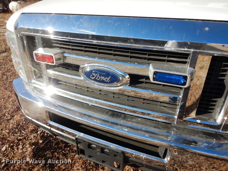 image for item DK7493 2008 Ford E450 Super Duty  ambulance