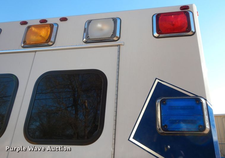 image for item DK7493 2008 Ford E450 Super Duty  ambulance