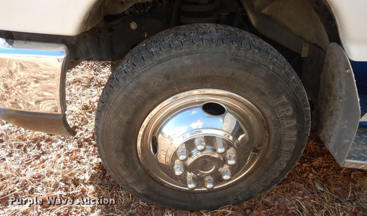 image for item DK7493 2008 Ford E450 Super Duty  ambulance