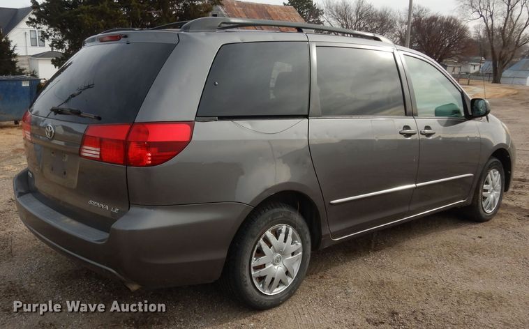 image for item DK7510 2005 Toyota Sienna LE  van