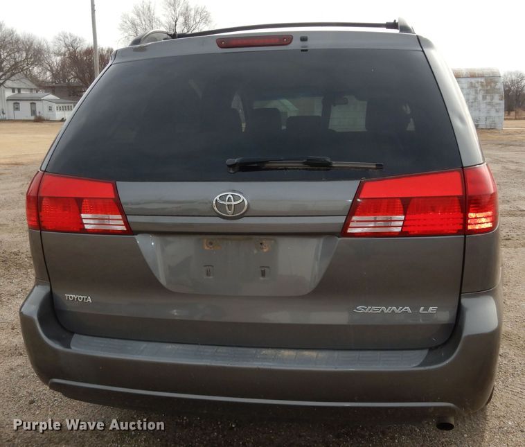 image for item DK7510 2005 Toyota Sienna LE  van