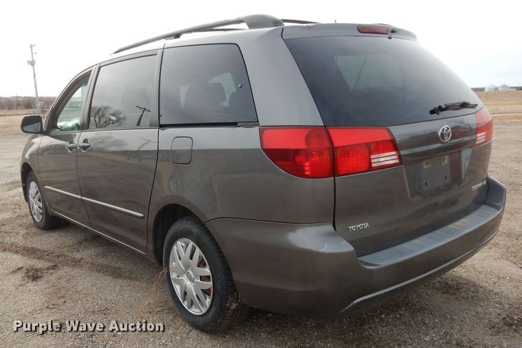 image for item DK7510 2005 Toyota Sienna LE  van