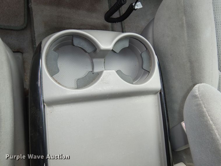 image for item DK7510 2005 Toyota Sienna LE  van