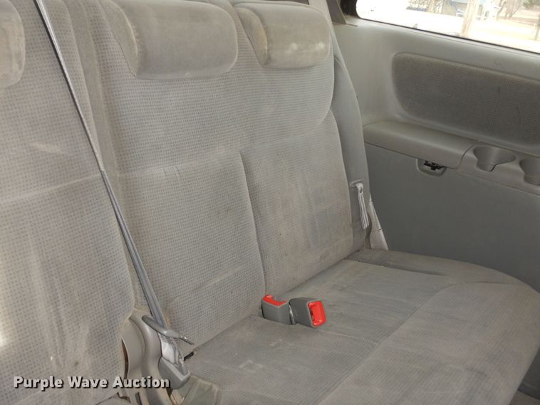 image for item DK7510 2005 Toyota Sienna LE  van