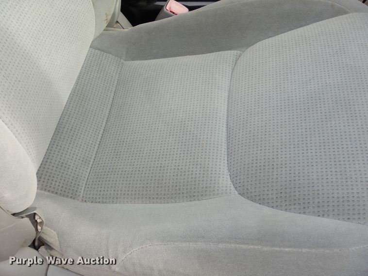 image for item DK7510 2005 Toyota Sienna LE  van