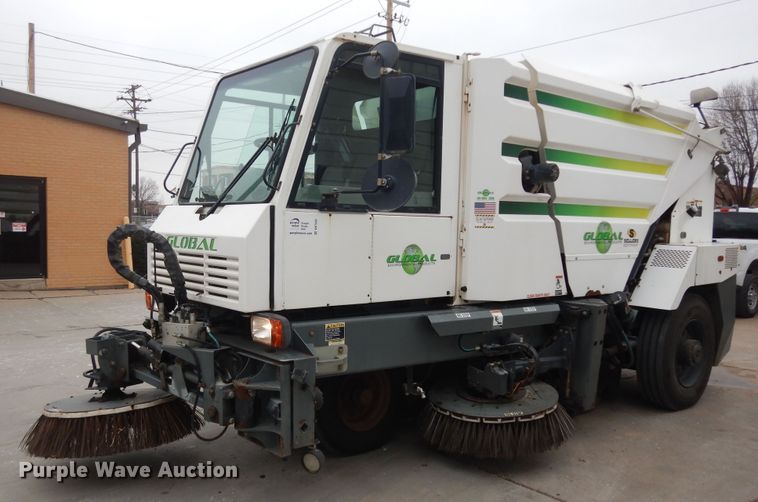 image for item DK7592 2015 Global M3  street sweeper truck