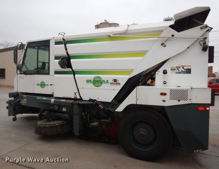 image for item DK7592 2015 Global M3  street sweeper truck