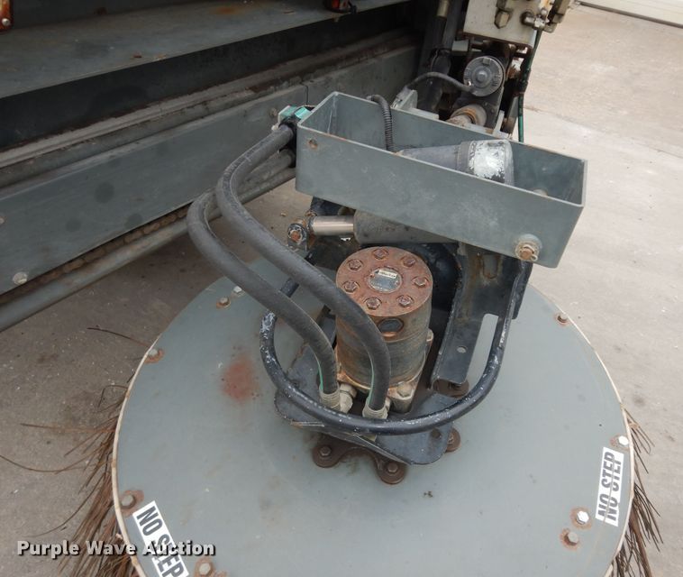 image for item DK7592 2015 Global M3  street sweeper truck