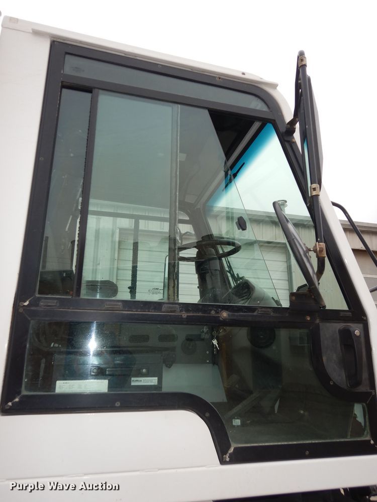 image for item DK7592 2015 Global M3  street sweeper truck