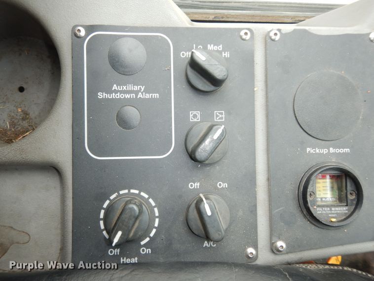 image for item DK7592 2015 Global M3  street sweeper truck