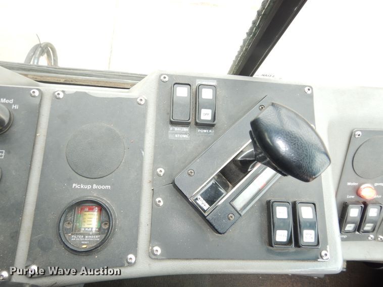 image for item DK7592 2015 Global M3  street sweeper truck