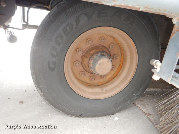 image for item DK7592 2015 Global M3  street sweeper truck