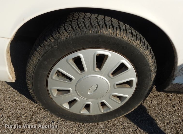 image for item DK7596 2007 Ford Crown Victoria Police Interceptor