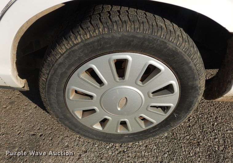 image for item DK7596 2007 Ford Crown Victoria Police Interceptor