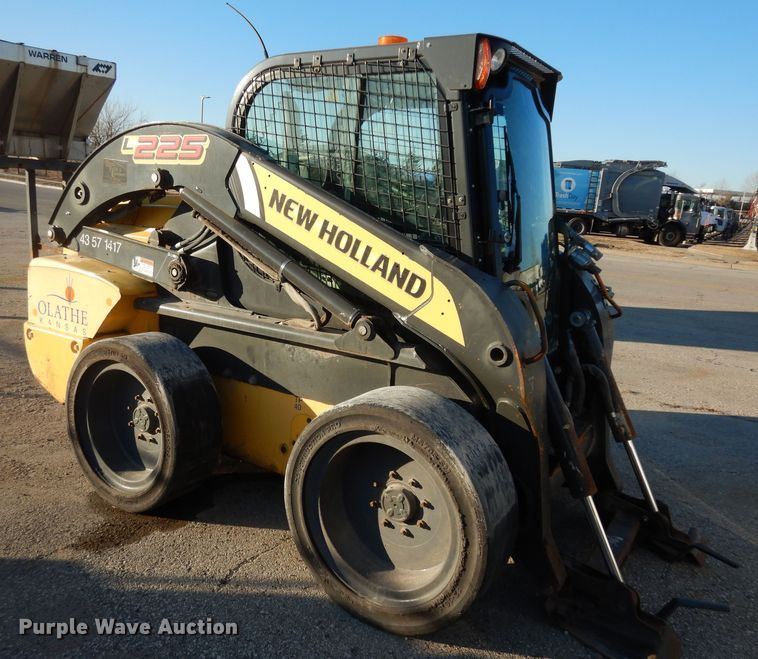 image for item DK7597 2012 New Holland L225  skid steer loader