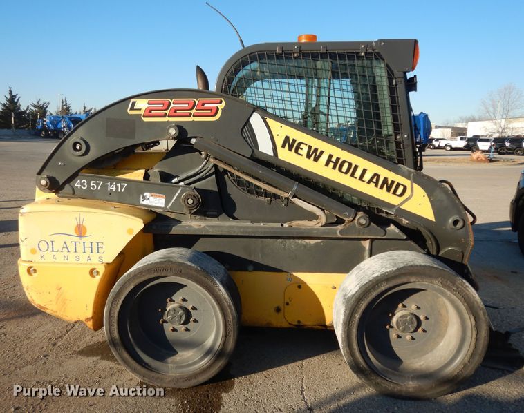 image for item DK7597 2012 New Holland L225  skid steer loader