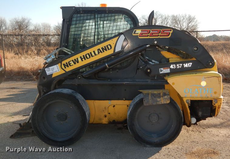 image for item DK7597 2012 New Holland L225  skid steer loader