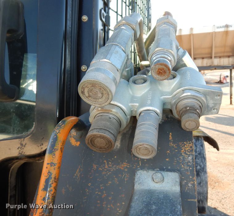 image for item DK7597 2012 New Holland L225  skid steer loader