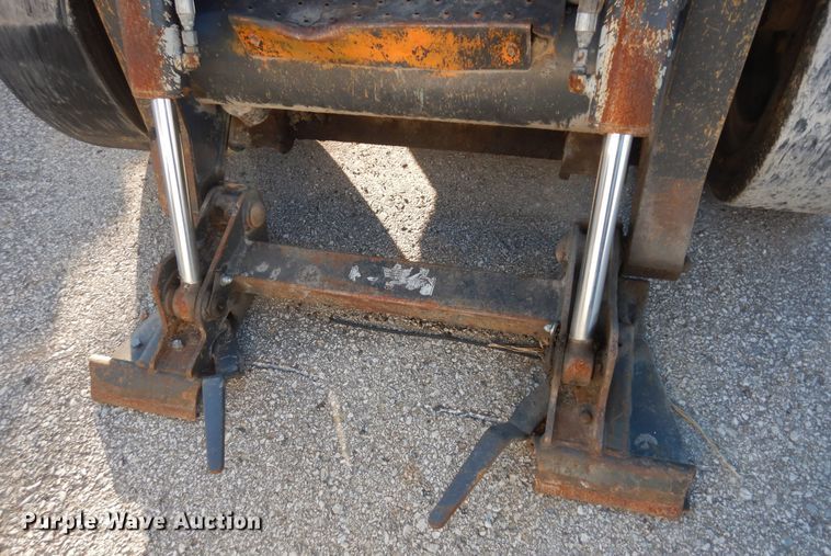 image for item DK7597 2012 New Holland L225  skid steer loader