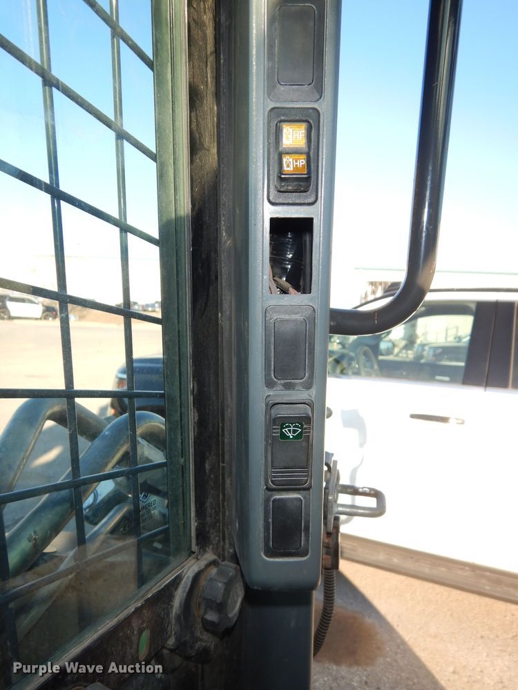 image for item DK7597 2012 New Holland L225  skid steer loader